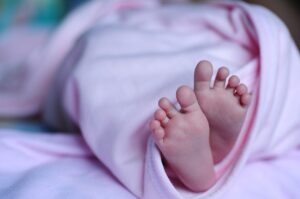 baby, feet, blanket-1178539.jpg